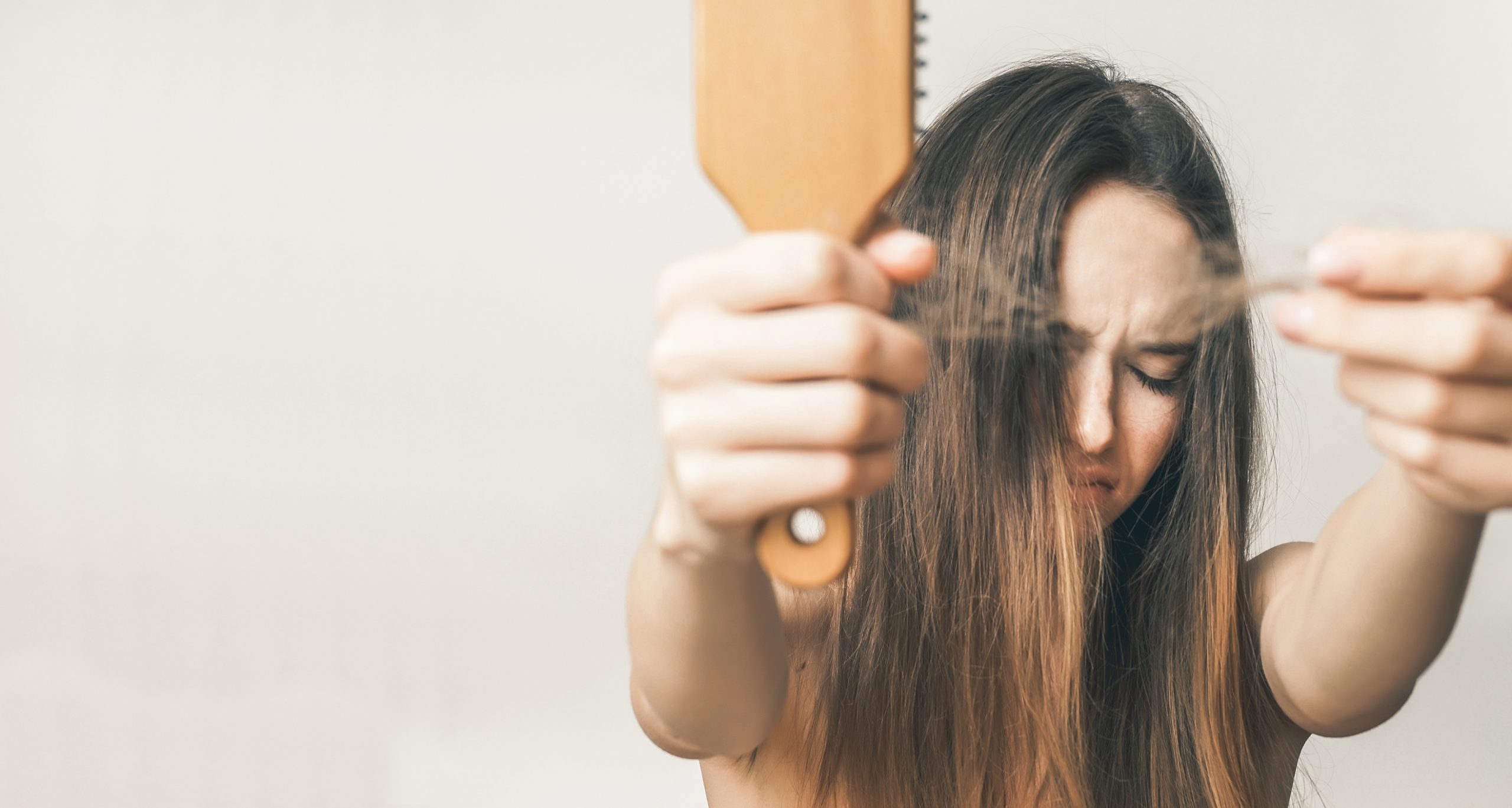 Conseils pour conserver des cheveux sains et prévenir la chute des cheveux pour les hommes et les femmes